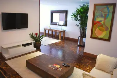 Image de Bel appartement dans le meilleur quartier de la ville (Batel)