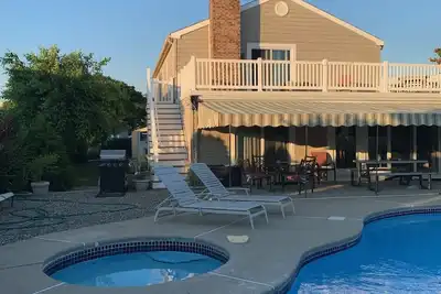 Image de Piscine creusée, à quelques pas de la plage, il reste 1 semaines