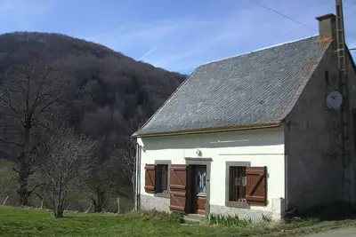 Image de Maison de campagne dans une vallée à 12 km de Besse. Promo du 24 au 31 août