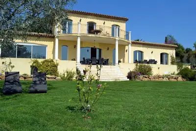 Image de Villa 8 pers Vue Mer Calme Piscine Couverte Grasse Arriere Pays Cannes