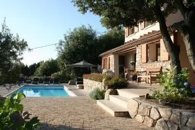 Image de Pinarello, villa avec piscine sécurisée et vue somptueuse sur mer et montagne