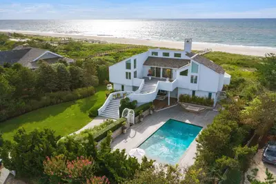 Image de Location en bord de mer d'été de luxe dans le Hampton