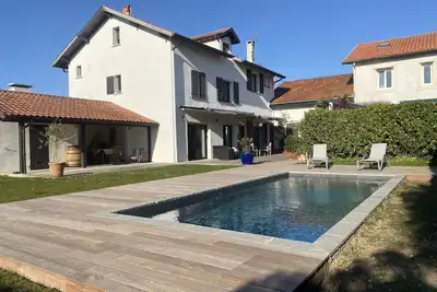 Hiru Alabak - Biarritz<br>Maison 4ch - 8p<br>Calme <br>Piscine - jardin plein Sud