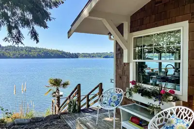 Image de La Plage Maison Belle Puget Sound Waterfront Beach House Shelton