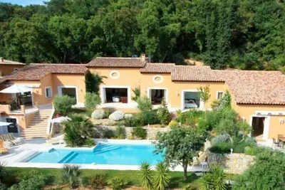 Image de Villa à louer golfe de St Tropez à Grimaud avec piscine dans un mas provençal