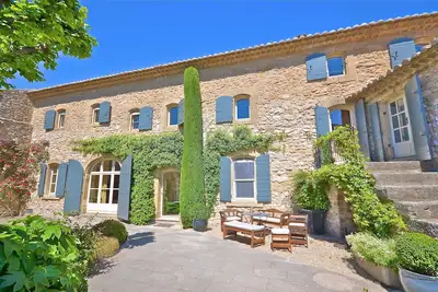 Image de Superbe ferme renovée du 18ème au pied du Luberon