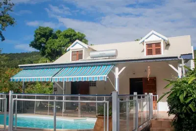 Image de Villa les Gallières avec piscine, formule 2 chambres climatisées, grand jardin
