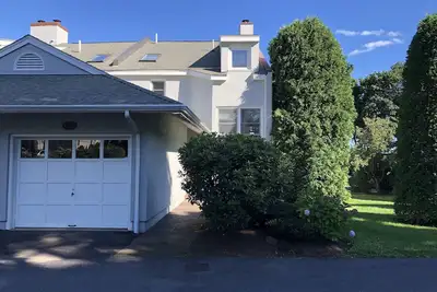 Image de Fabuleux copropriété dans les 5 min. Marcher Pour Downtown & Oguquit Plage! ! !