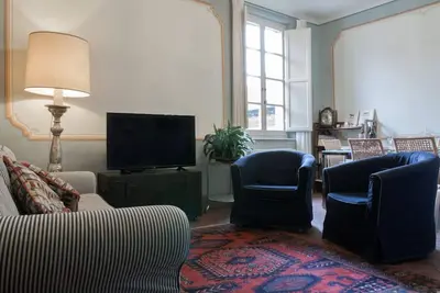 Image de Lumineux appartement dans le palais médiéval entre la tour Guinigi et les heures de la tour.