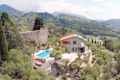 Image de Villa toscane dans un cadre exceptionnel, piscine et vue sur mer