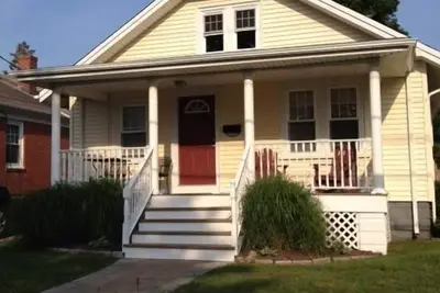 Image de Narragansett Beach & Seawall de l'autre côté de la rue! Maintenant en réservation été 2020