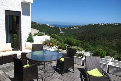 Image de Appartement/Villa vue mer, domaine sécurisé avec piscine & tennis proche Cannes