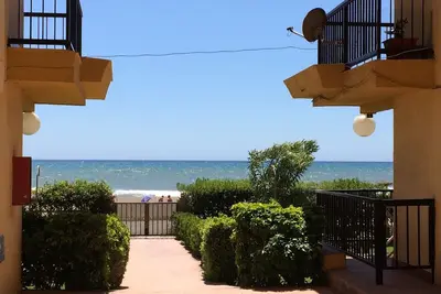 Image de Directement sur la plage, la mer. Superbe vue mer et jardin. Penthouse rénové