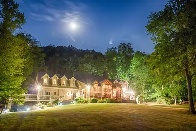 Image de Maison de lac privée de luxe avec 6 chambres