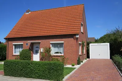 Image de Les enfants en particulier. Maison de famille m. Garage, bicyclettes, sans fil, chaise de plage sur la plage