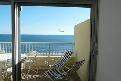 Image de La mer a vos pieds, sous votre fenêtre  ( Location A La Semaine Seulement)