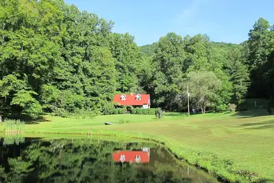 Image de Ferme Jimbo - Retraite de 53 acres avec étang et ruisseau Trout