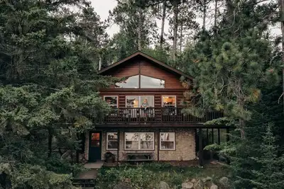 Image de Lac Vermilion cabane en rondins idéal pour les grands groupes et les familles multiples!