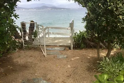 Image de Villa les pieds dans l'eau sur les rives du golfe d'Ajaccio