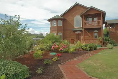Image de La Maison avec une différence, Sea & Mountain Views, bain à remous, jacuzzi