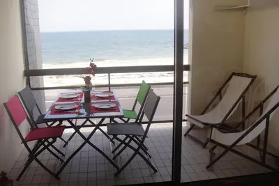 Image de Appartement dans residence calme face Ă la plage vue Mer