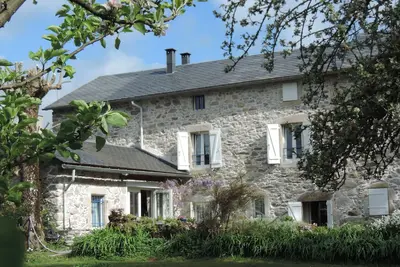 Image de Entre lacs et forêts, fermette Xviii restaurée avec passion dans parc