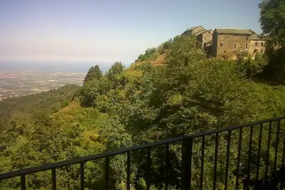 Gite pour 4 personnes, vue panoramique mer et montangne.