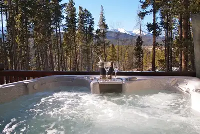 Jacuzzi! Vues sur la montagne, à quelques minutes de la ville et d'un parking pour skieurs, meilleur emplacement à Breck