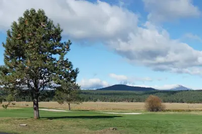 Image de Magical Sunriver Chalet / Condo - Belles, Open Mountain Views