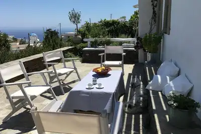 Image de Maison de village traditionnelle conviviale et familiale avec vue sur la mer (ΑΜΑ 00000294156)