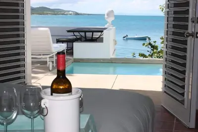 Seaside Vieques: Beach House de 2 chambres à coucher directement sur l'océan, avec piscine privée