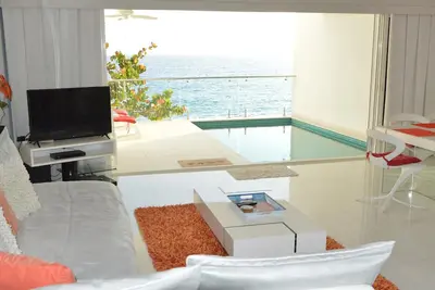Image de Villa au bord de la mer, choix de la royauté néerlandaise, à Cupecoy Bay, Sint Maarten