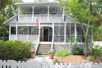 Image de Tarifs SPÉCIAUX Juste PUBLIÉS Lm 4 / 20-5 / 19 - * Dans * le Village! + Marcher vers tout