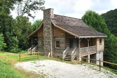 Image de Nouvellement construit authentique Log Cabin dans les Blue Ridge Mountains