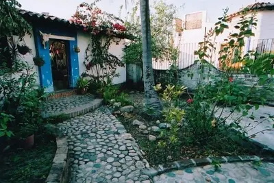 Image de Charmante maison de vacances avec vue sur l'eau, centre colonial / vieille ville