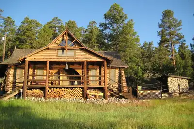 Image de Cabane historique historique des années 1890 au Canyon Ferry Lake