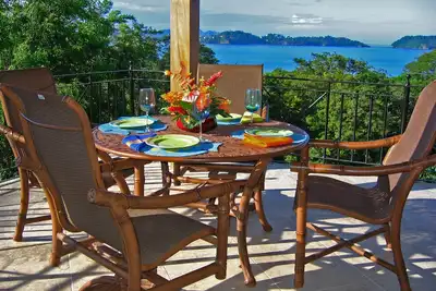 Image de Beaucoup sur Accueil de luxe avec magnifique vue sur l'océan!