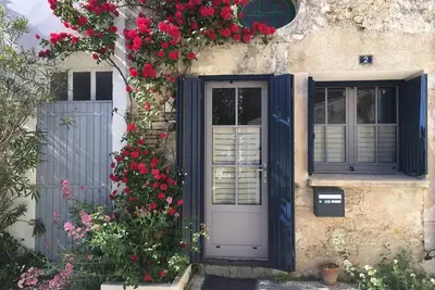 Image de Maison traditionnelle de caractère rénovée avec des plafonds très hauts