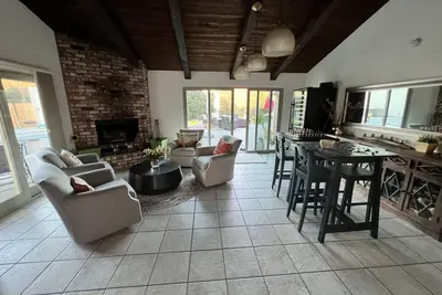 Image de Maison de 4 chambres piscine et jacuzzi pied des montagnes à 30 minutes de plages de San Diego