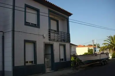 Image de Cinq Chambres, Deux Salles De Bains, 30 Metres De La Mer Et 200 De La Plage