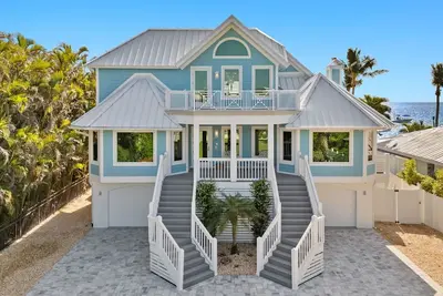 Image de Belle Maison De La Baie - Semaine Du Mois-Juin Juste Devenu Disponible! ! ! !