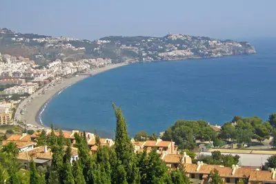 Image de Penthouse appartement avec grande terrasse et vue panoramique sur la mer