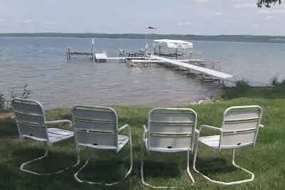 Image de Profitez de notre chalet du lac Skegemog avec palan à bateau sur la chaîne Elk-Torch-Belaire