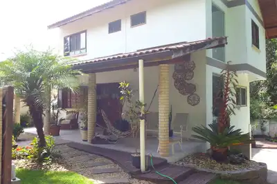 Image de Maison à Canasvieiras. Idéal pour les vacances, à la maison, prox. da Praia, avec espace vert