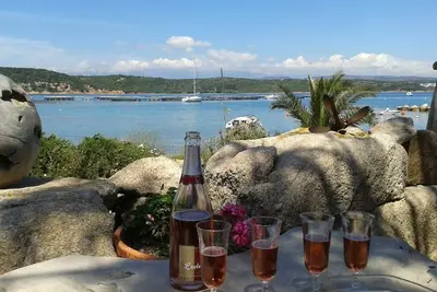 Image de L'Abri des flots, L'Abri des flots