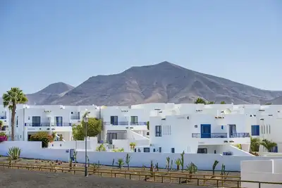 Image de Excellente villa avec piscine privée, parking, Wifi gratuit, à 50m. Marina Rubicon