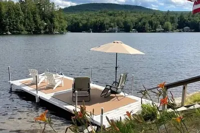 Image de Storybook House w / Superior Lakeside Location - Quatre saisons amusant - Venez en vacances!