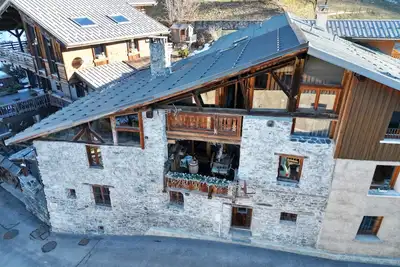 Image de Chalet luxe rénové, 12 pers, entre les arcs et la plagne, sauna et jacuzzi