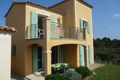 Image de Sud de France - Villa au calme dans une résidence avec piscine - Golf proche.