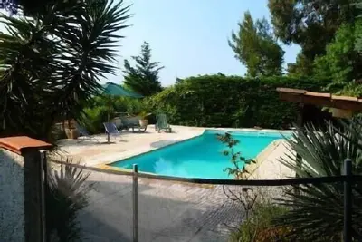 Image de 5mn des plages, Villa avec Piscine à Hyères, grand jardin.